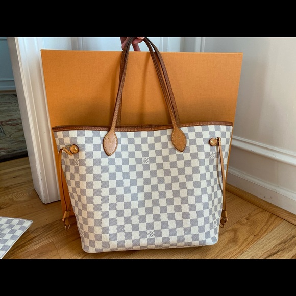 Louis Vuitton Handbags - LV Neverfull MM